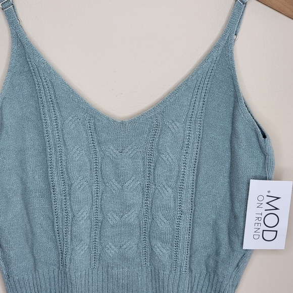 NWT Hem & Thread | Sage Green Cropped Cable Knit Cami Sweater Tank Size Medium - Picture 2 of 7